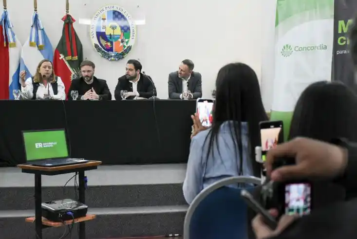 Firmaron convenios para otorgar microcréditos a emprendedores en la provincia