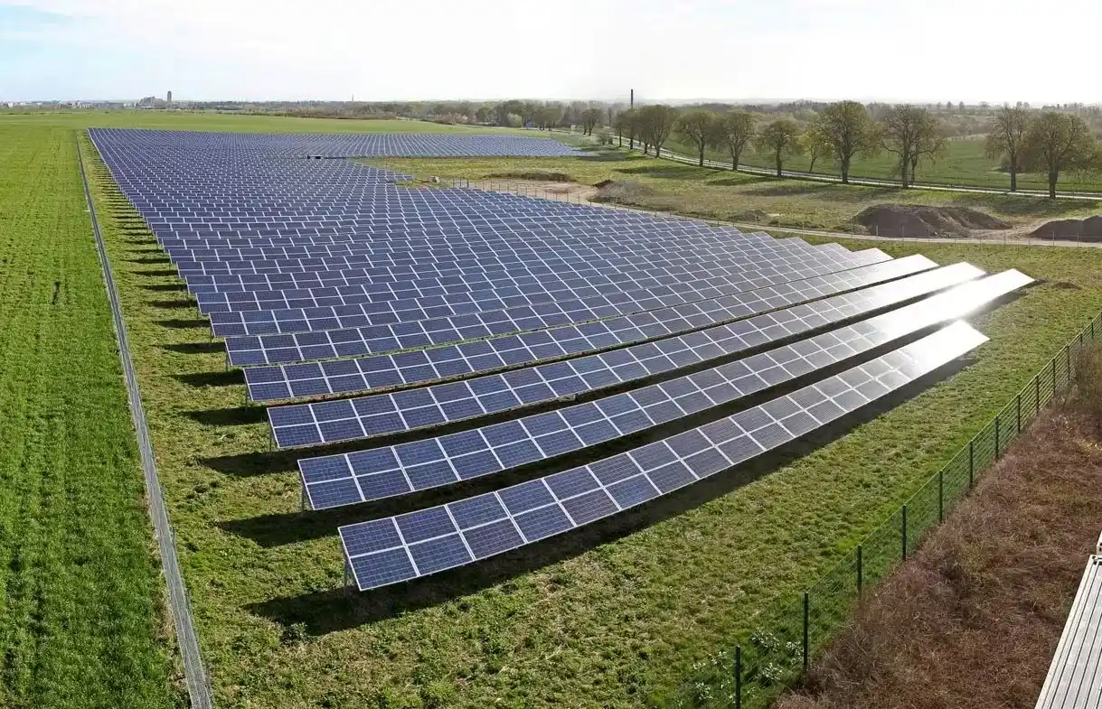 Se construirán cinco parques solares en el interior de la Provincia.