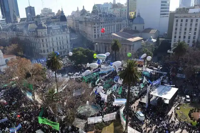 Entrerrianos participarán de la marcha que este martes harán las centrales obreras 