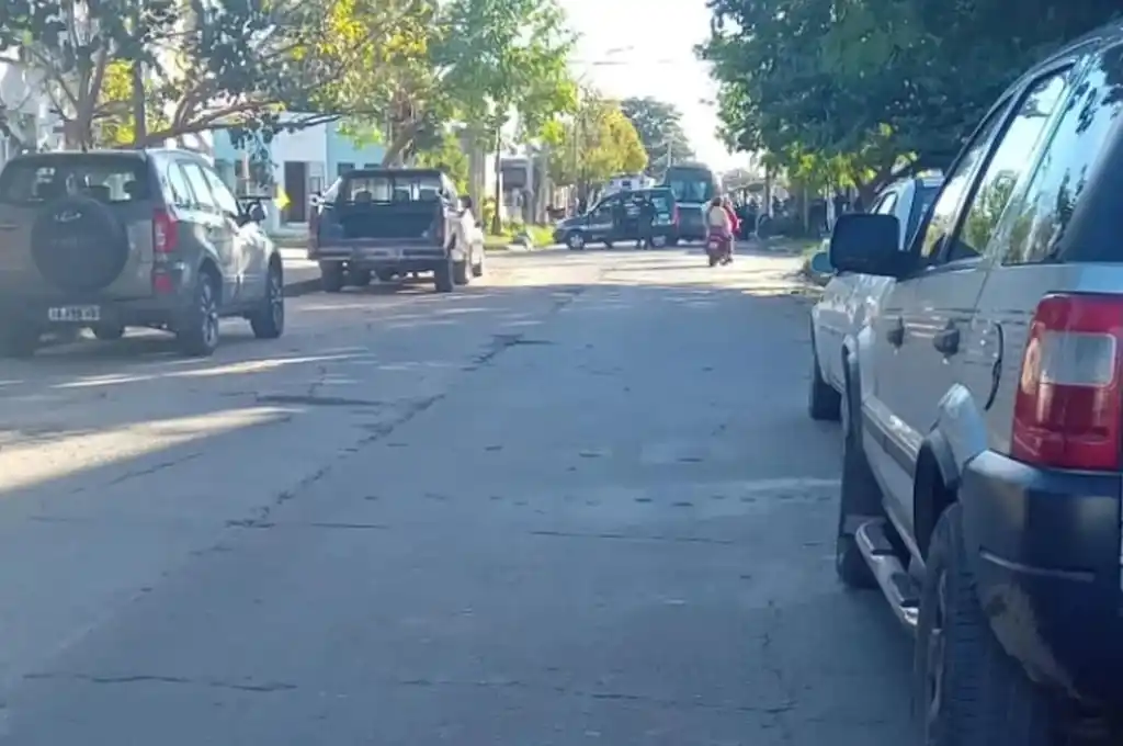 Momento de uno de los allanamientos concretados en barrio San Lorenzo.