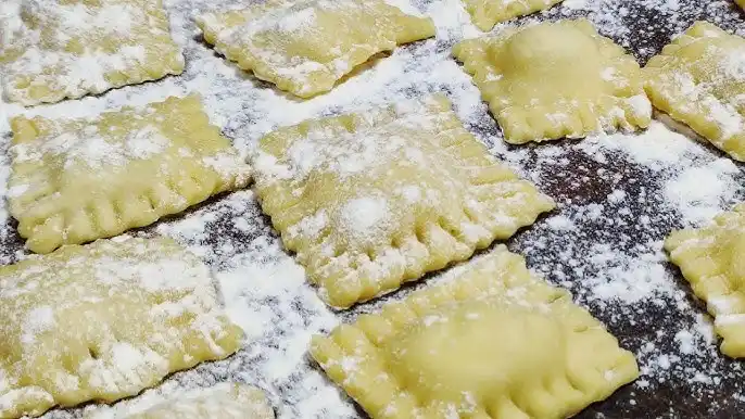 El merendero La Amistad lanza una venta de pastas para reconectar la luz de su comedor
