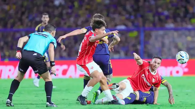 Boca e Independiente empataron 1 a 1 en La Bombonera