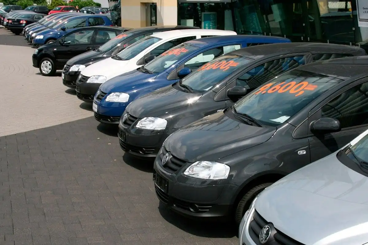 La venta de autos usados se derrumbó casi 28% en marzo