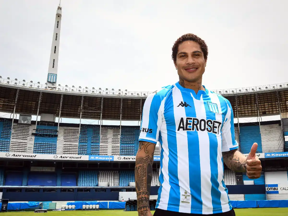 Paolo Guerrero fue presentado como refuerzo en Racing