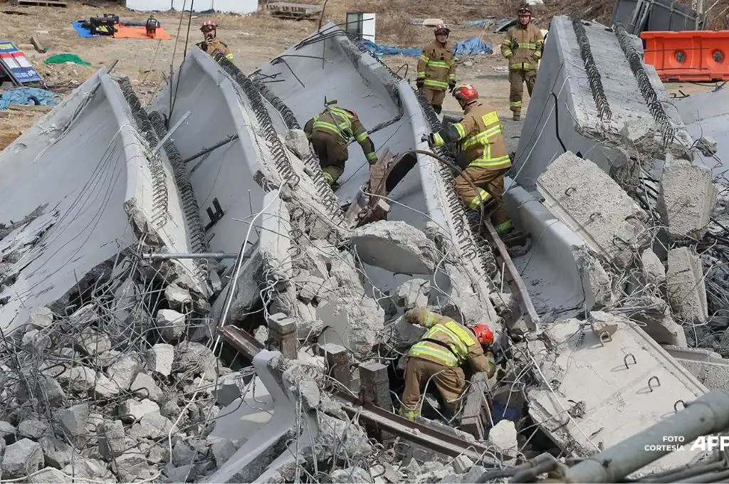 Colapsó un puente en Corea del Sur