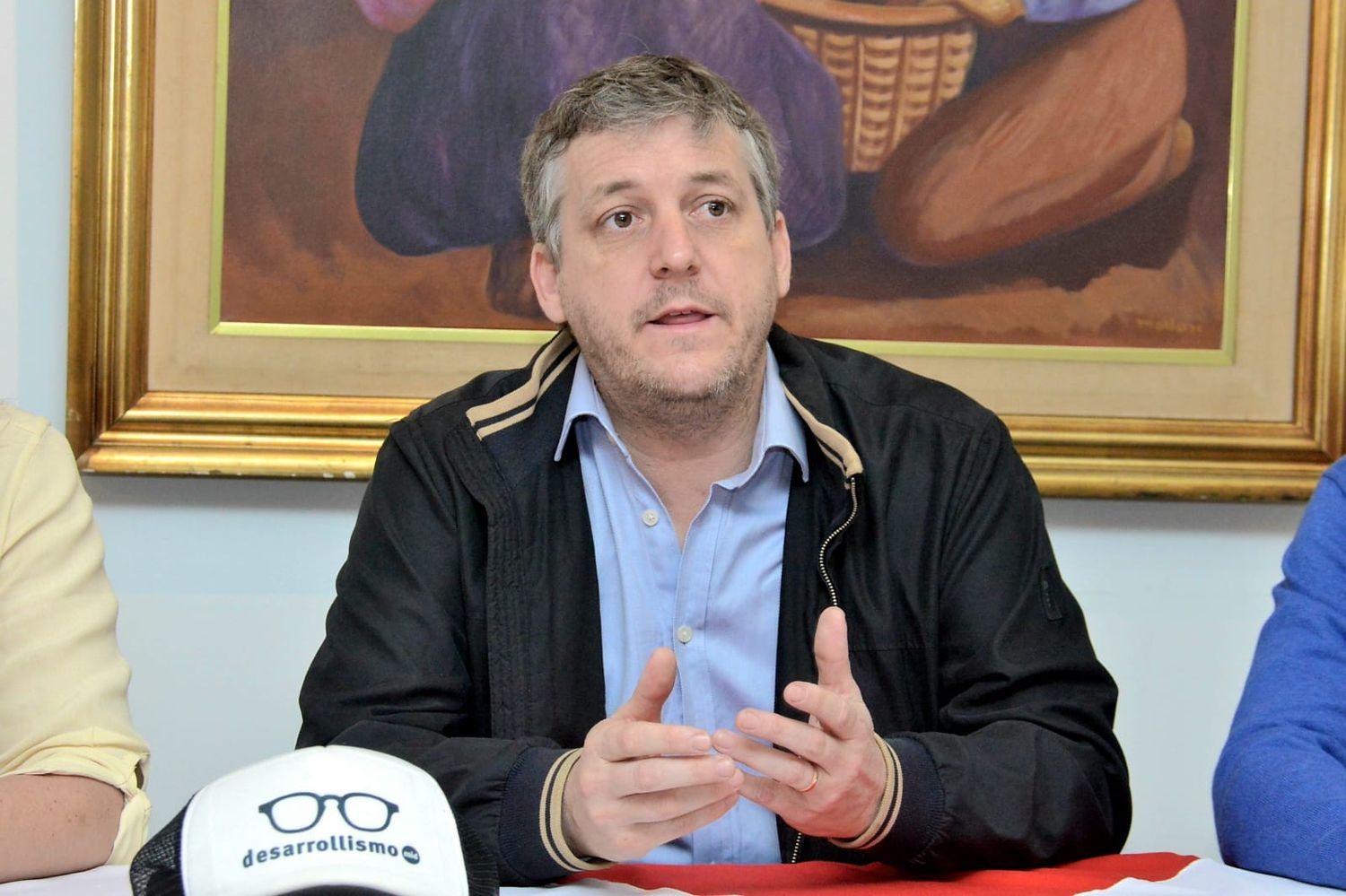Carrique pasó por Tandil mostrando su apoyo a Manazzoni y criticó la “improvisación” del Gobierno provincial