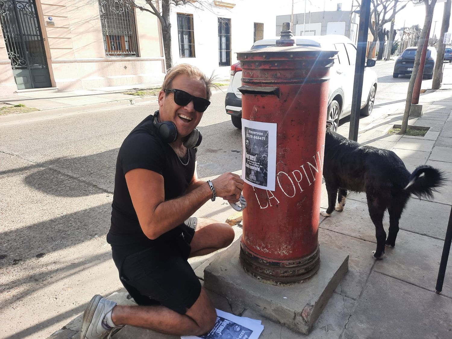 Artista pescado infraganti cuando vandalizaba el buzón de La Opinión