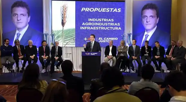 Sergio Massa presentó programa industrial en caso de ser electo