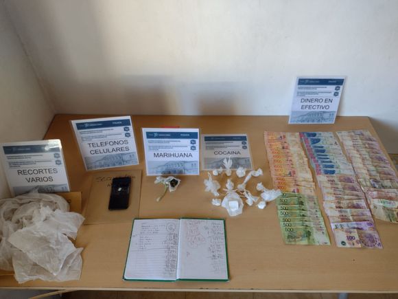 Secuestran 100 gramos de cocaína en una casa ubicada dentro de una cancha de fútbol infantil