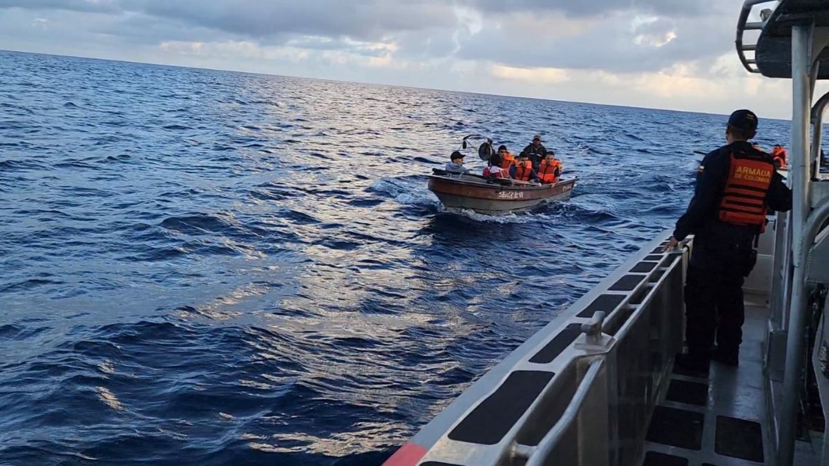 Rescatan a 9 venezolanos de embarcación ilegal en San Andrés