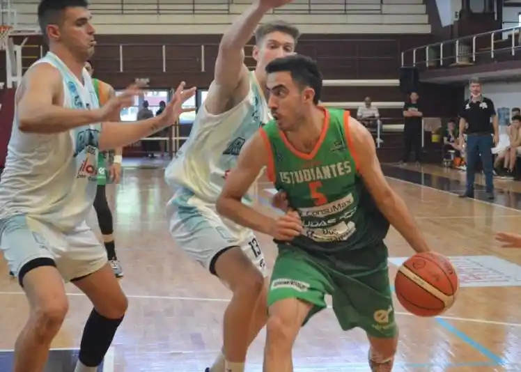 Estudiantes juega esta noche a las 21 frente a Racing en Chivilcoy