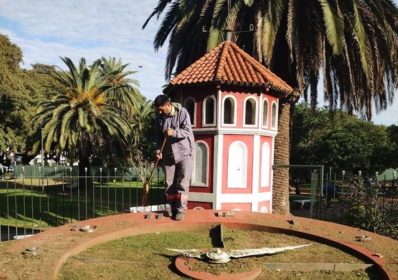 El municipio avanza en el reacondicionamiento de la Plaza 25 de Mayo