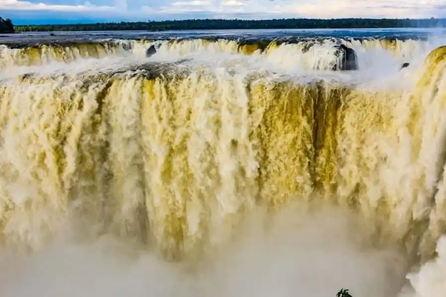 Importante crecida del río Iguazú: cómo y cuándo repercutirá en Santa Fe