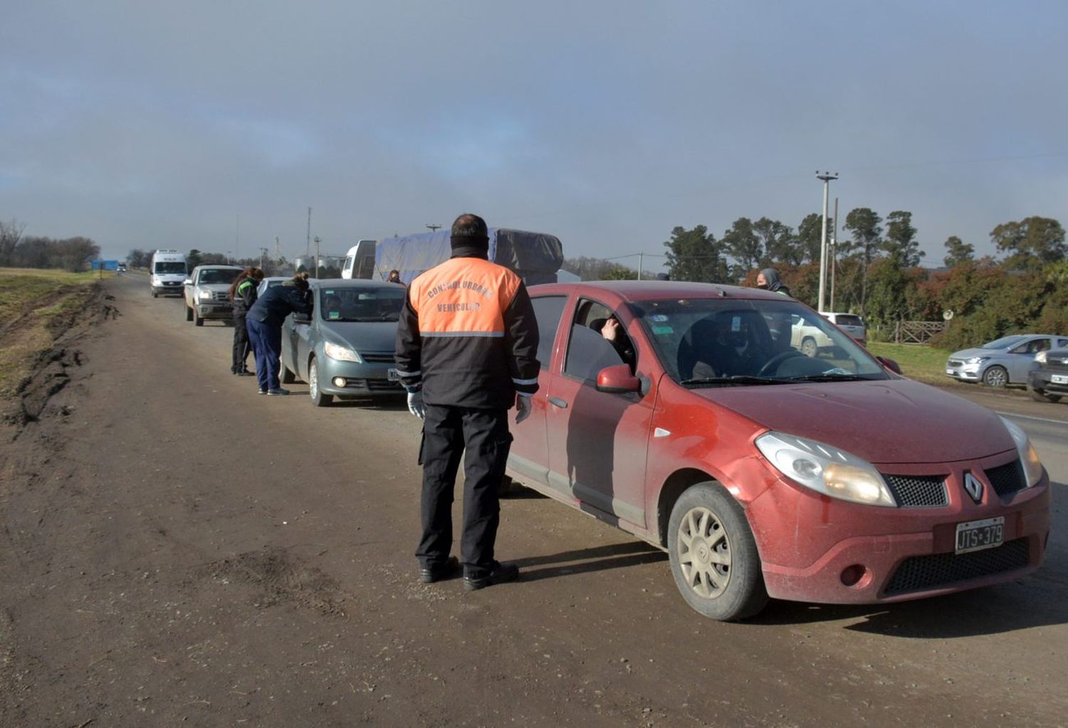 El municipio desmintió que haya “beneficios” para quienes quieran atravesar el puesto de control sin permiso