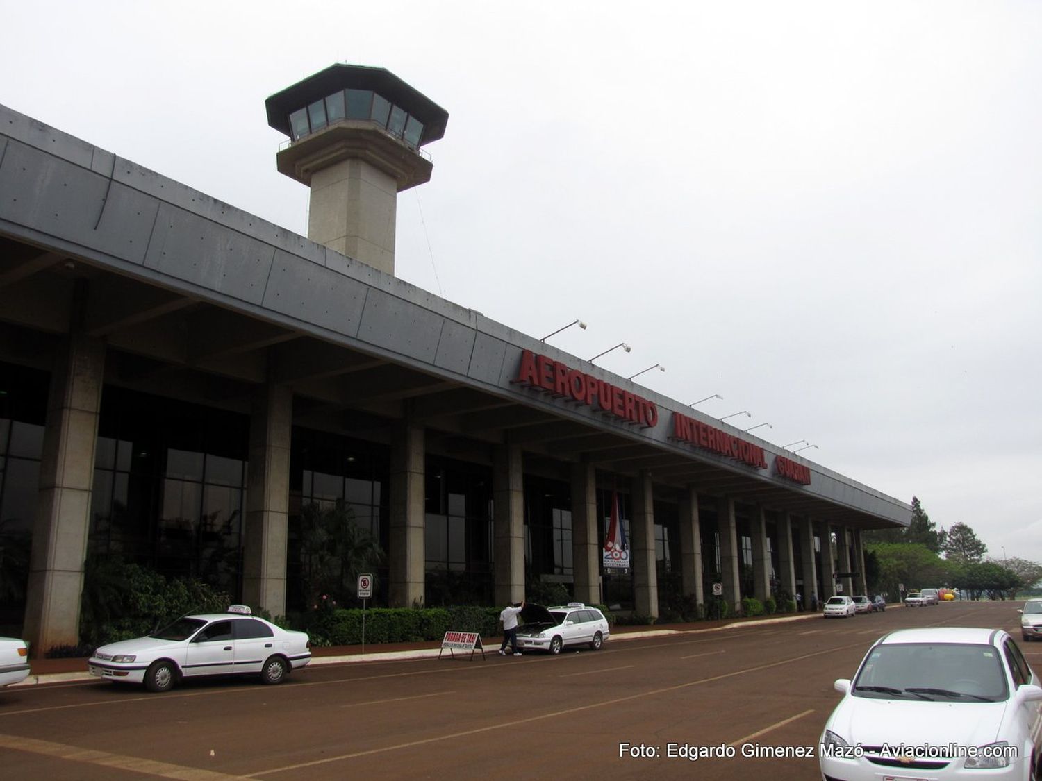 Los vuelos de Pto. Iguazú se trasladarían al aeropuerto de Ciudad del Este