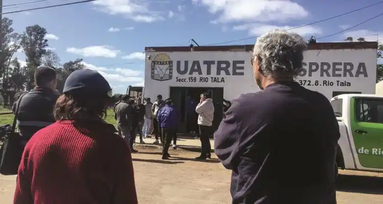 > UATRE  vs Víctor Hugo
