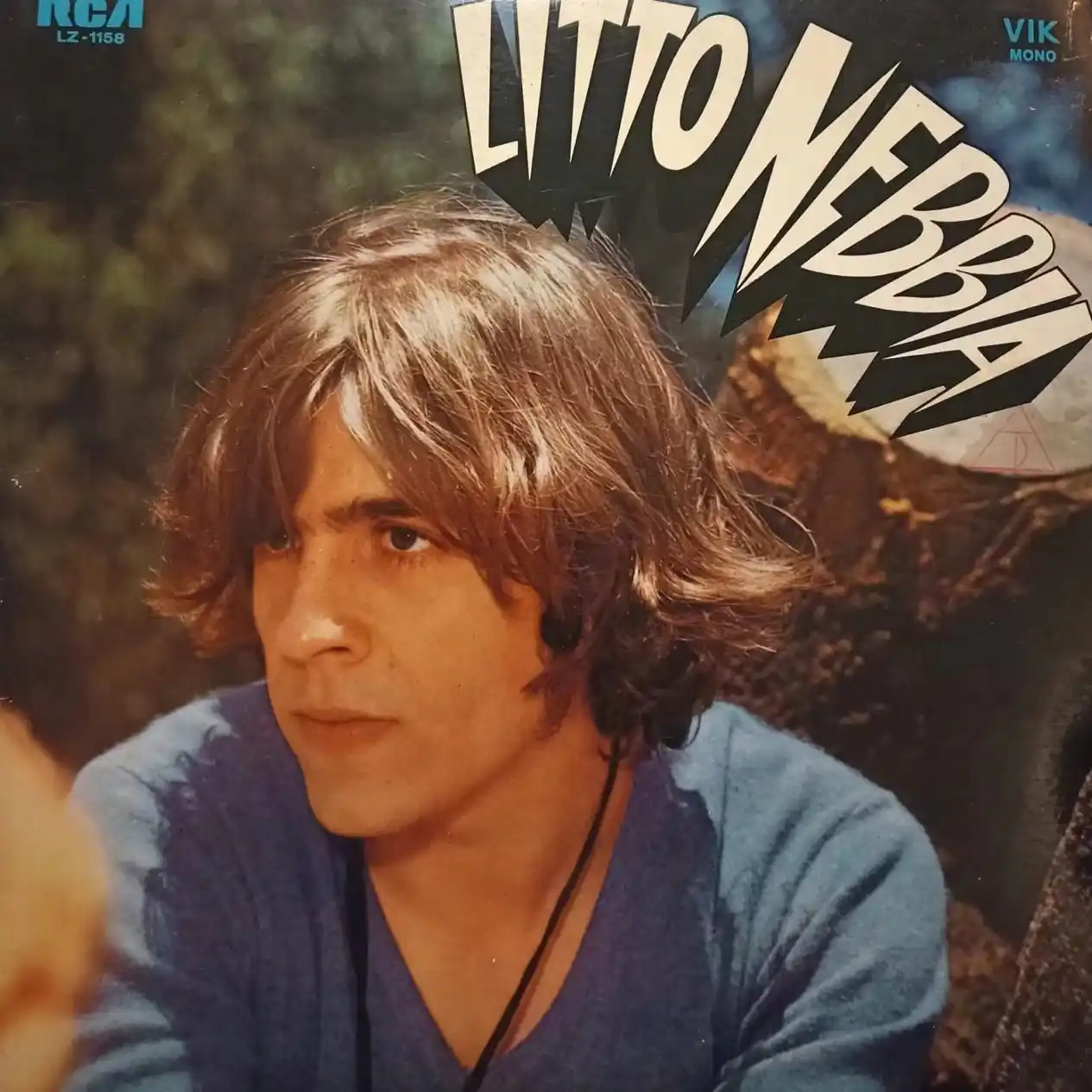 A sus 7 años, comenzó a incorporarse en el industria musical. Años después, se convirtió en un gran artista