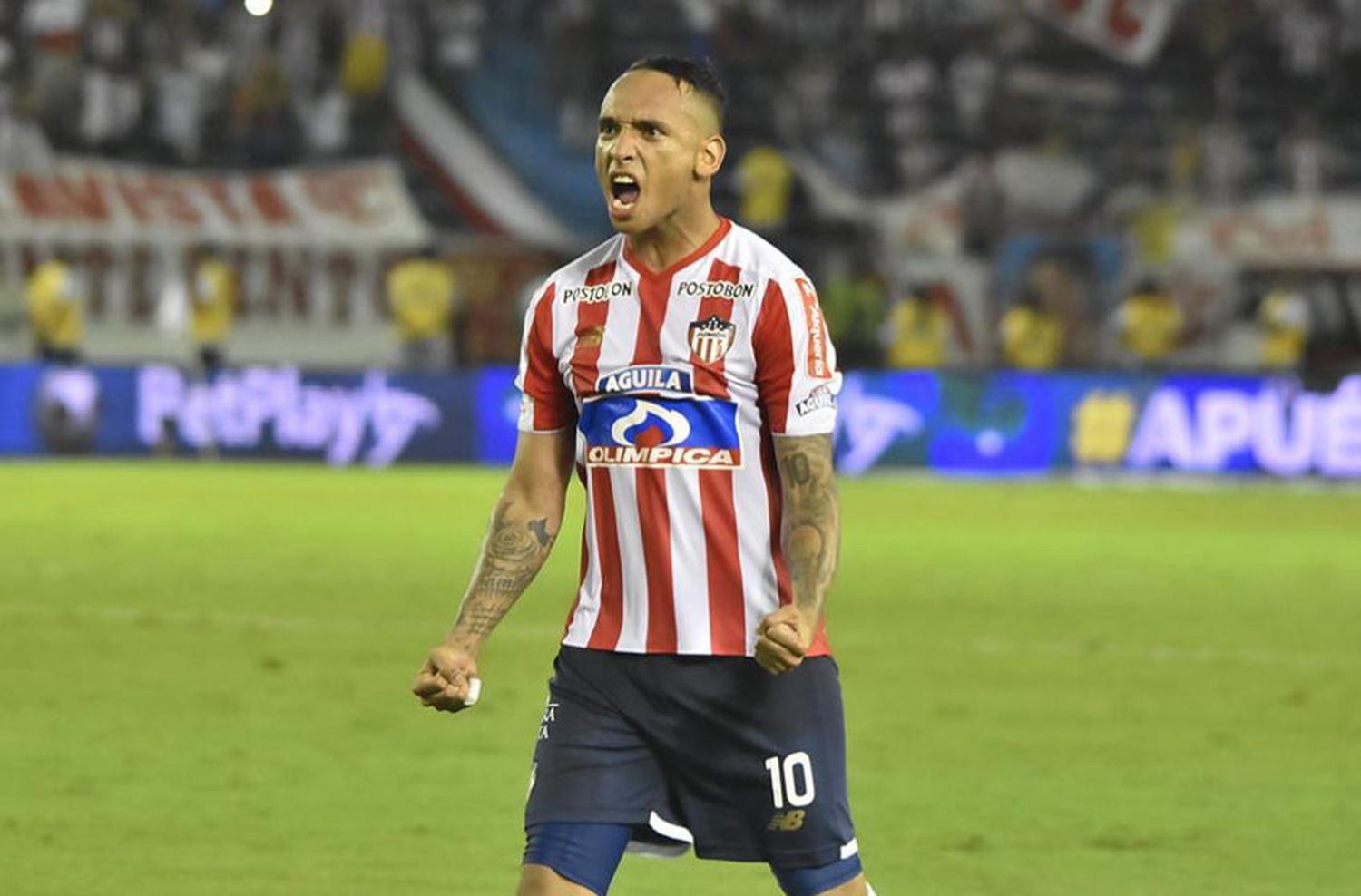 Escándalo en puerta: ¿Jarlan Barrera firmó con Central y con Tigres?