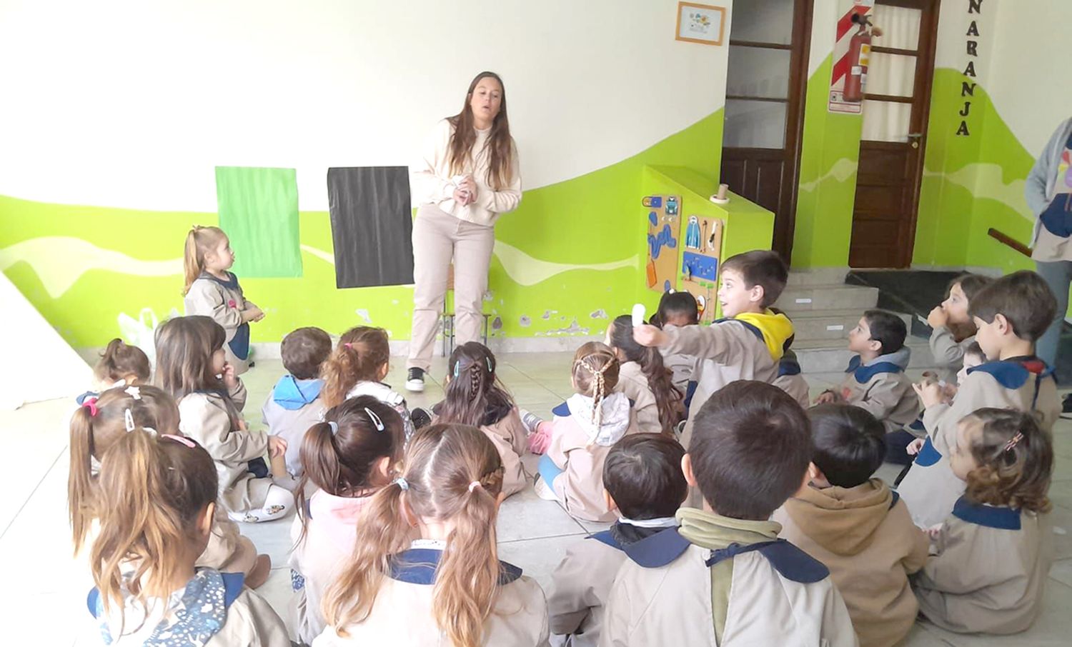 En el jardín. Charla sobre educación ambiental