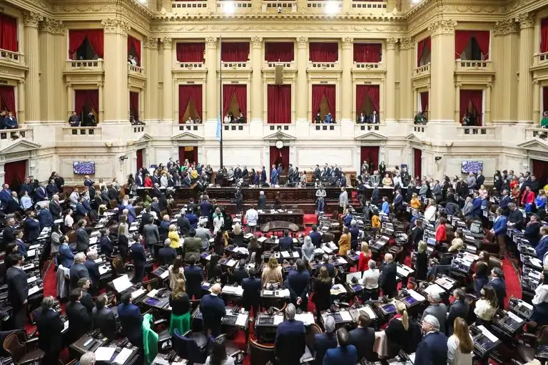 Arrancan las sesiones extraordinarias en el Congreso y el Gobierno pone el foco en la reforma laboral