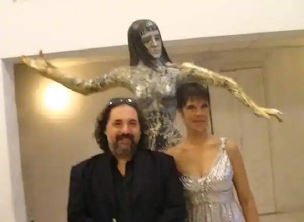 Donaron desde Victoria una nueva escultura para el Museo del Carnaval