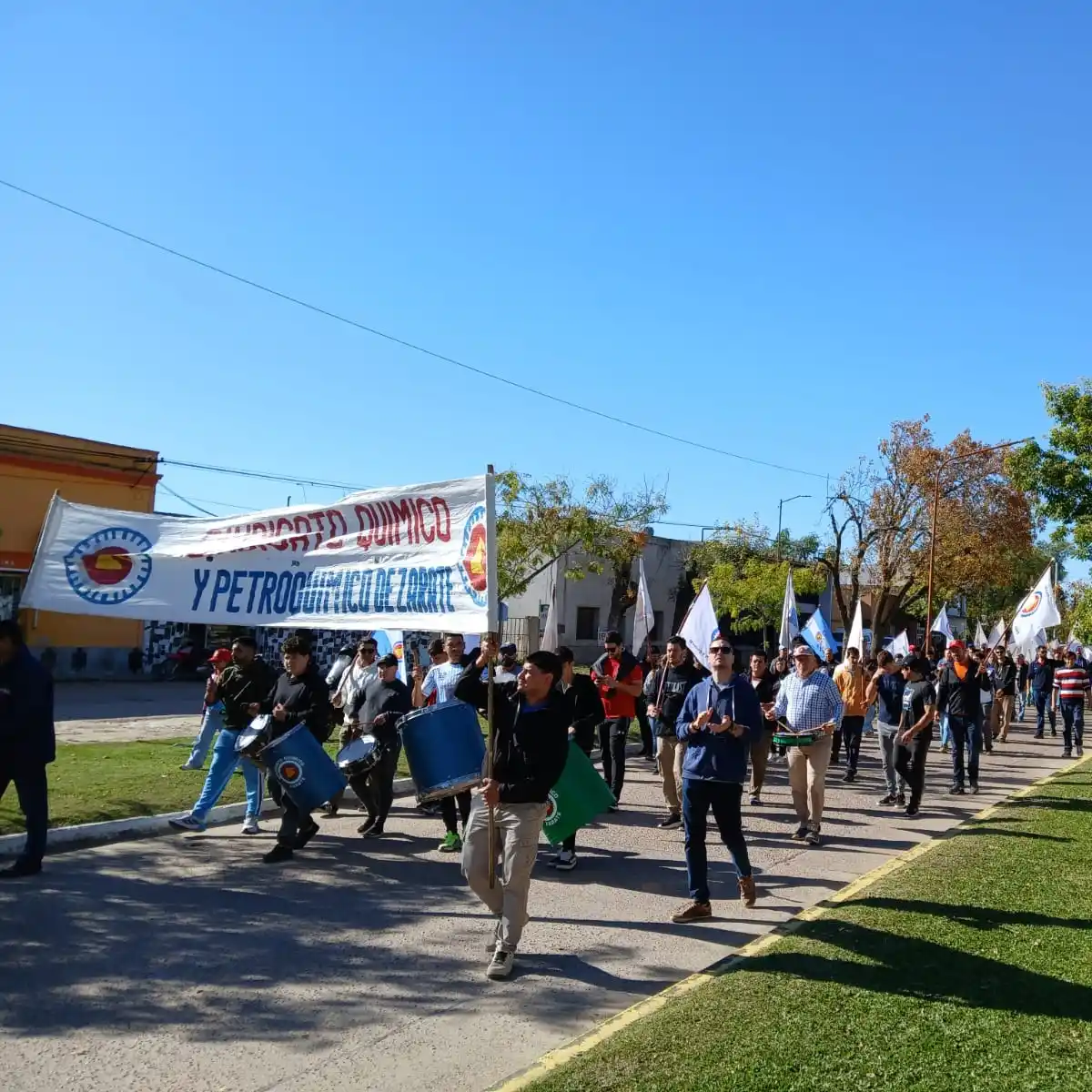 Conflicto en FADEMI: la Justicia ordenó reincorporar a los despedidos, pero la empresa no cumple