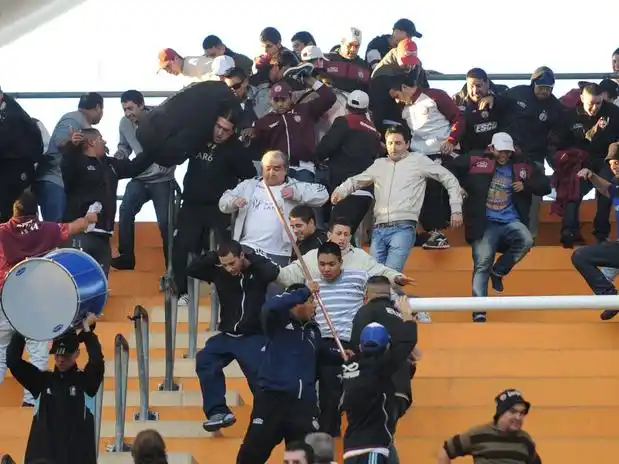 Violencia en el fútbol: Tras la muerte de Daniel Jerez, Lanús volverá a jugar por la noche