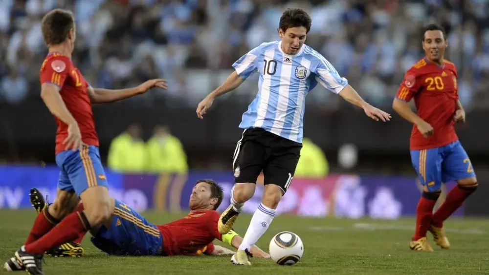 Cómo está el historial entre Argentina y España: una rivalidad pareja que se desempatará en la final del Mundial