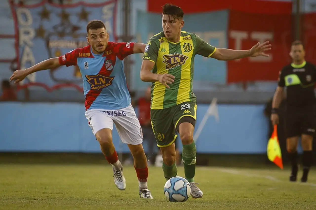 Lucas Villalba positivo de COVID