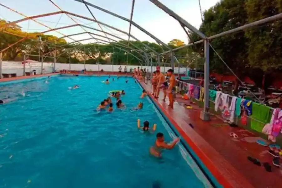 Tragedia: murió ahogado un nene de 12 años en la pileta del Club Saladillo de Rosario