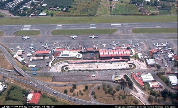 El Control de Tráfico Aéreo en Costa Rica genera preocupación; Negociaciones en curso
