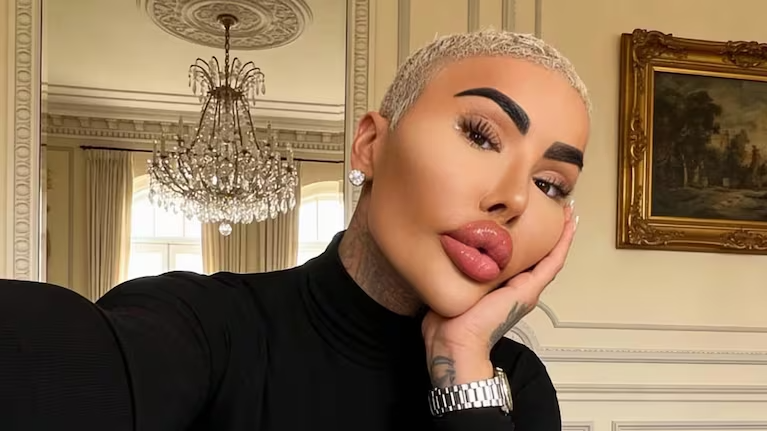Murió Jordan James Parke, el influencer británico que buscaba parecerse a Kim Kardashian