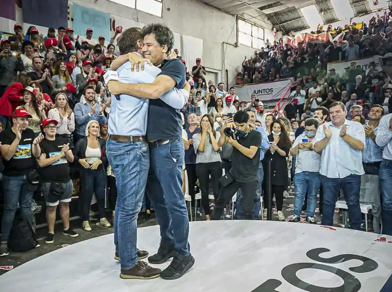 Diego Santilli y Facundo Manes durante el acto de ayer en La Plata.