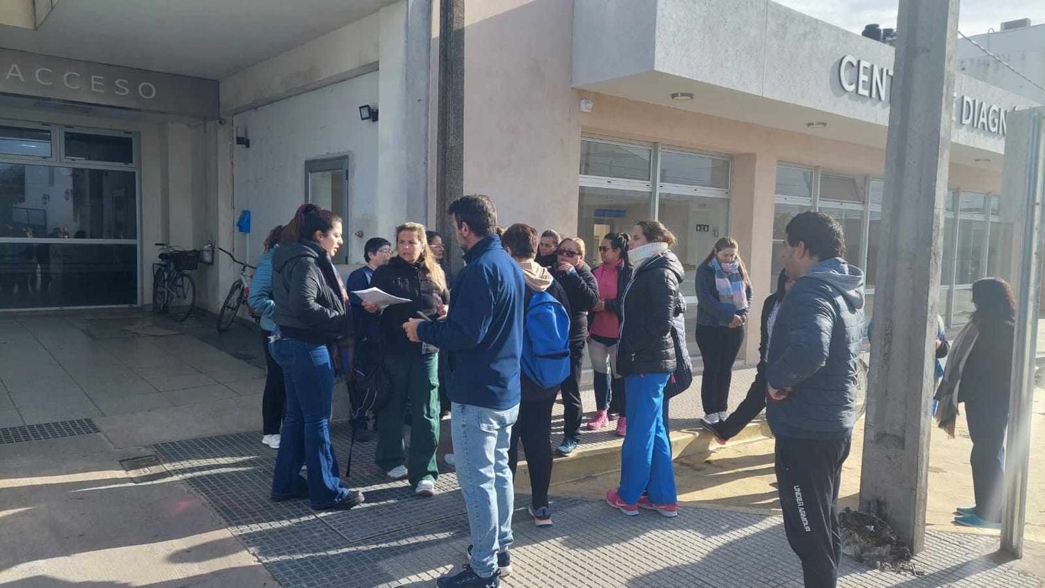 Los trabajadores protestaron frente al hospital Fossati. Foto: Puntonueve