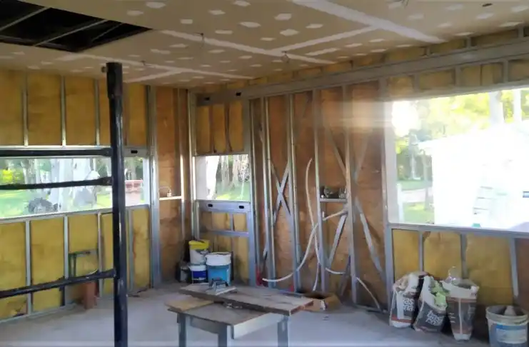 Las viviendas que no están: Pagaron miles de dólares por su casa pero la empresa “desapareció”