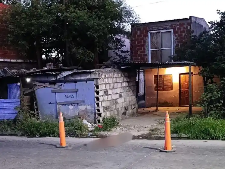 Un policía y un delincuente murieron como consecuencia del tiroteo.