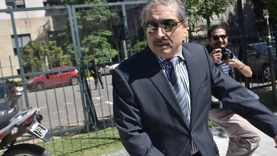 Carlos Kirchner se entregó tras el pedido de detención del fiscal Pollicita