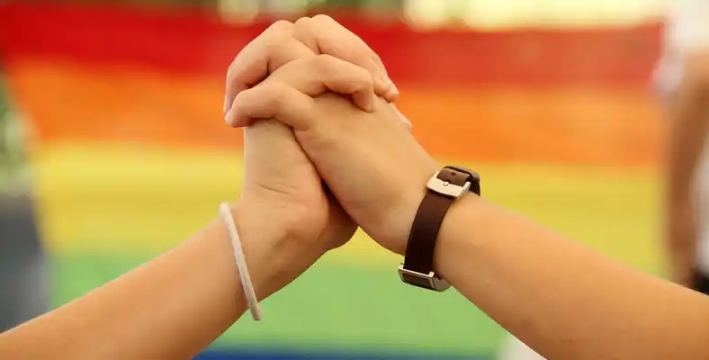 Todos los primeros lunes del mes brindan consultorias sobre identidad de género