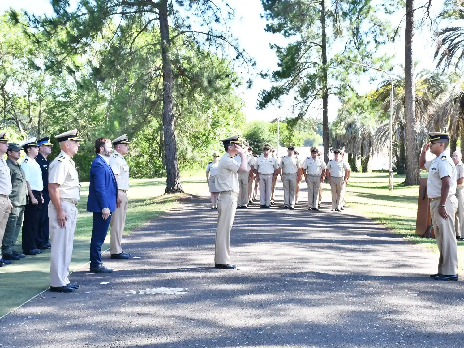 El intendente Azcué participó del cambio de autoridades de la Prefectura Naval Represa Salto Grande