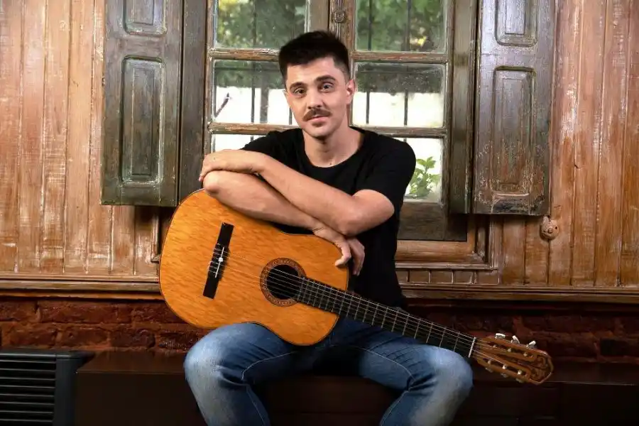 Efrain Colombo, cantará el sábado en el escenario principal
