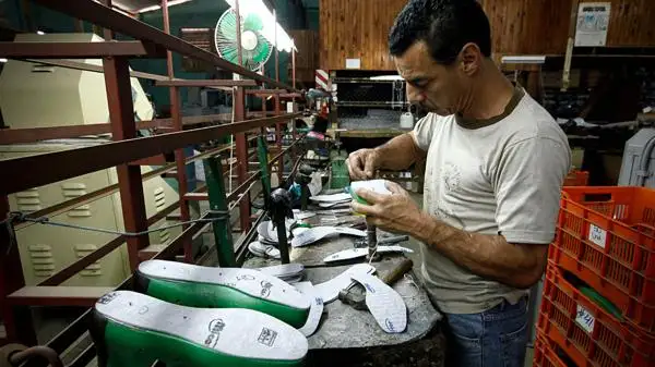 El Gobierno Nacional evalúa reducir los costos laborales: los motivos