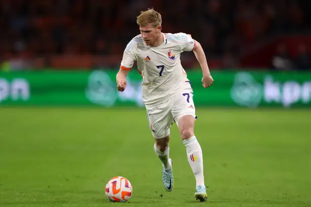 De Bruyne, uno de los puntos altos en el seleccionado belga.