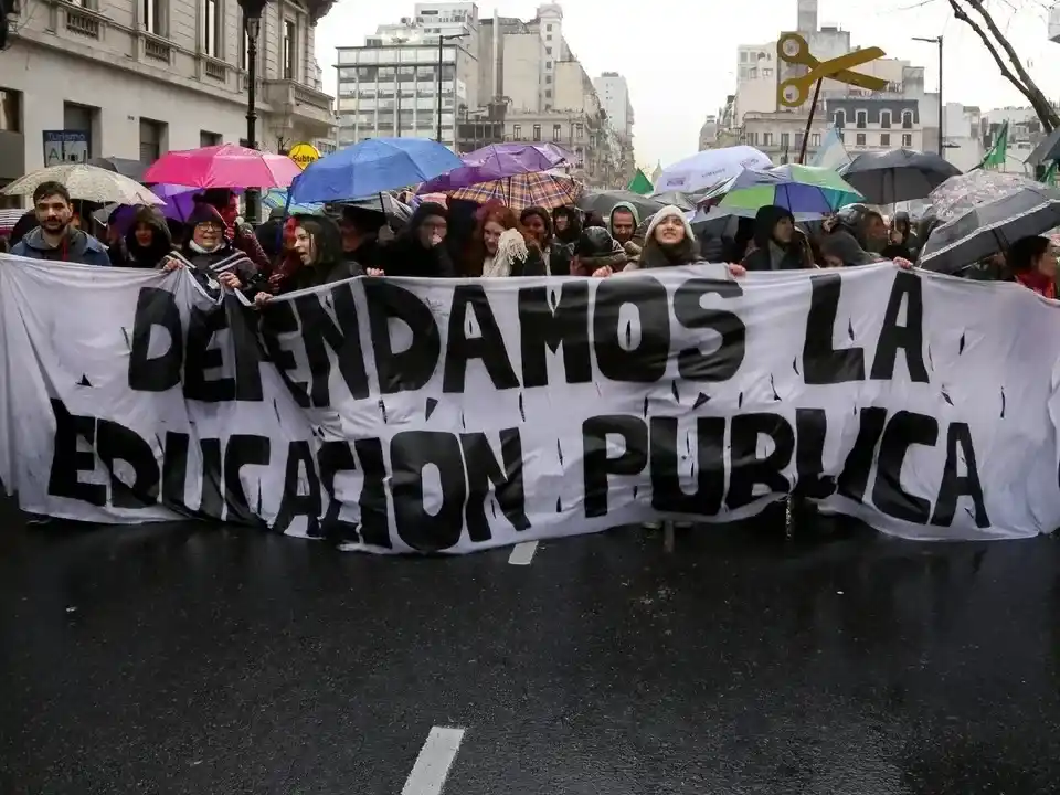 El financiamiento universitario generó pases de facturas.