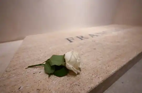 Francisco escogió este lugar por su cercanía a la imagen de la virgen ‘Salus Populi Romani‘, a la que rezaba antes o después de cada viaje.