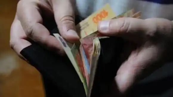 Con tener empleo no alcanza: uno de cada cinco trabajadores en Argentina vive por debajo de la línea de pobreza