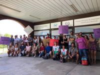 Abrazo al Conicet Tandil: investigadores y administrativos se convocaron en defensa de la ciencia pública