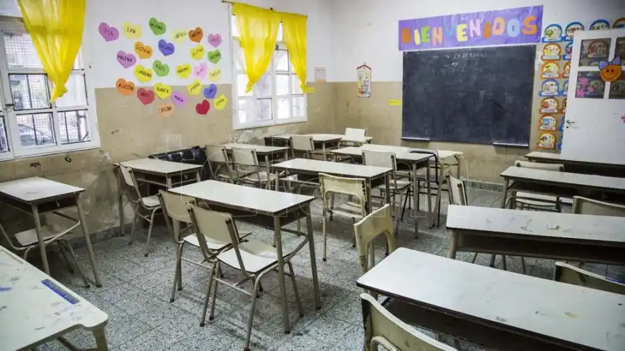 Día del trabajador estatal: Por el paro de auxiliares, en cada escuela de la Provincia determinan si hay o no clases