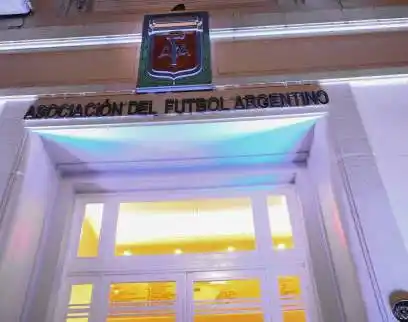 La Copa de la Liga postergaría su comienzo