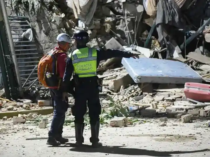 Saqueos en comercios de La Guaira en medio de escenas de devastación