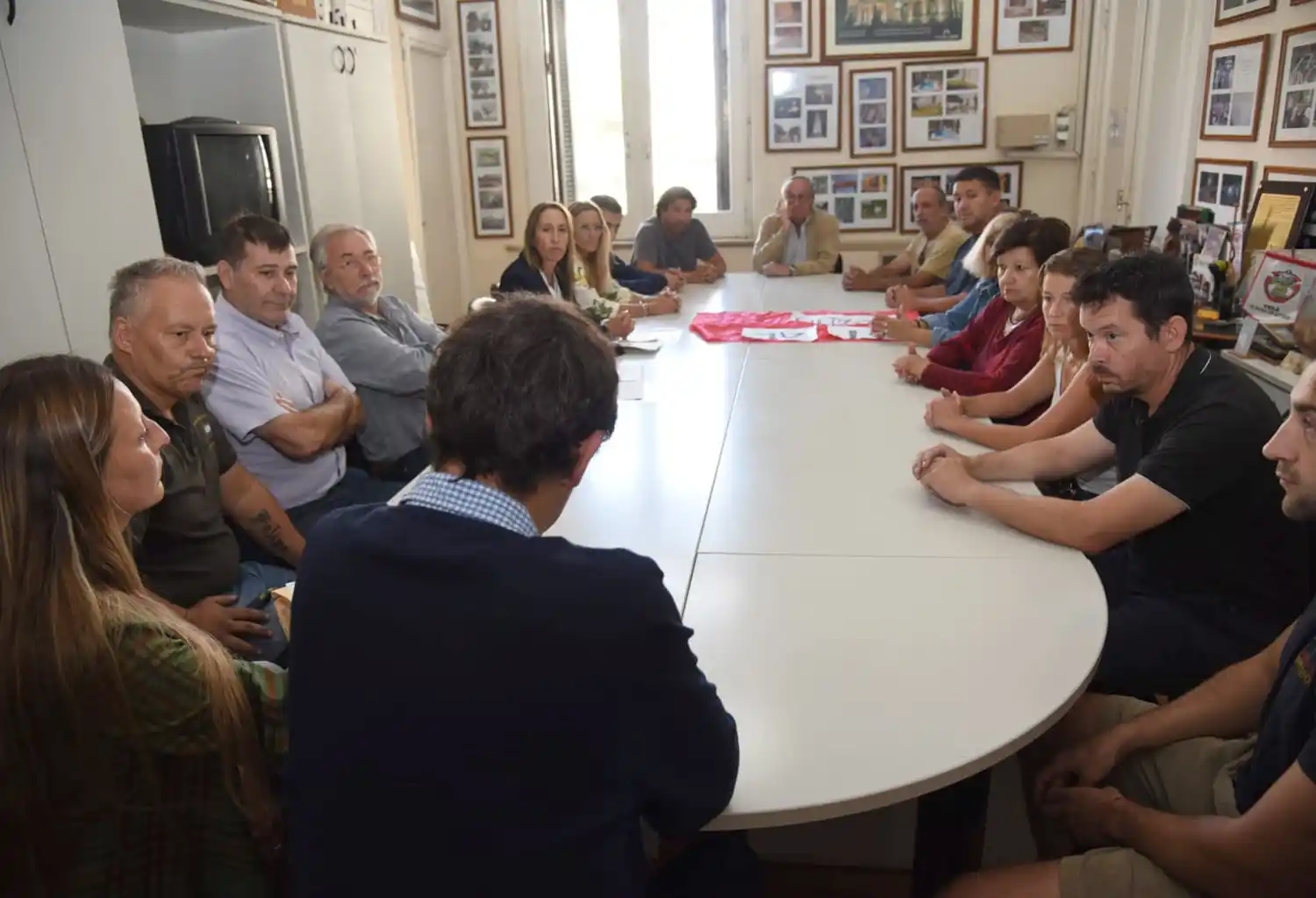 Vecinos de Sarmiento al 1100 fueron claros: no quieren adoquines y piden que terminen el asfalto